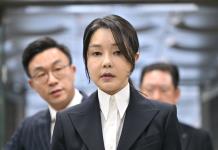 Tribunal surcoreano emite orden de aprehensión contra esposa de expresidente