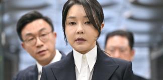Tribunal surcoreano emite orden de aprehensión contra esposa de expresidente