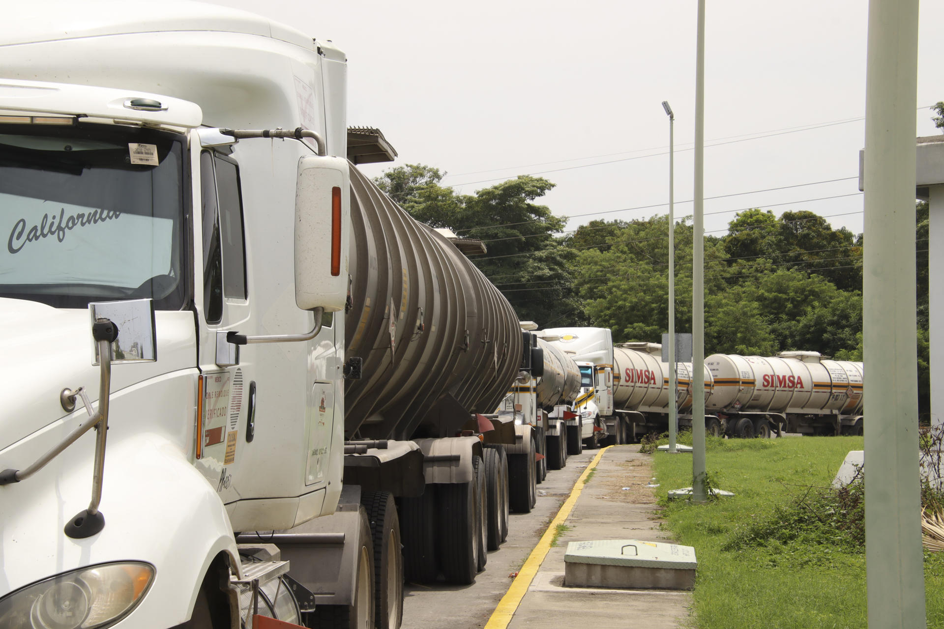 Falta de combustible en la frontera sur de México se agudiza por protestas de jubilados Falta de combustible en la frontera sur de México se agudiza por protestas de jubilados