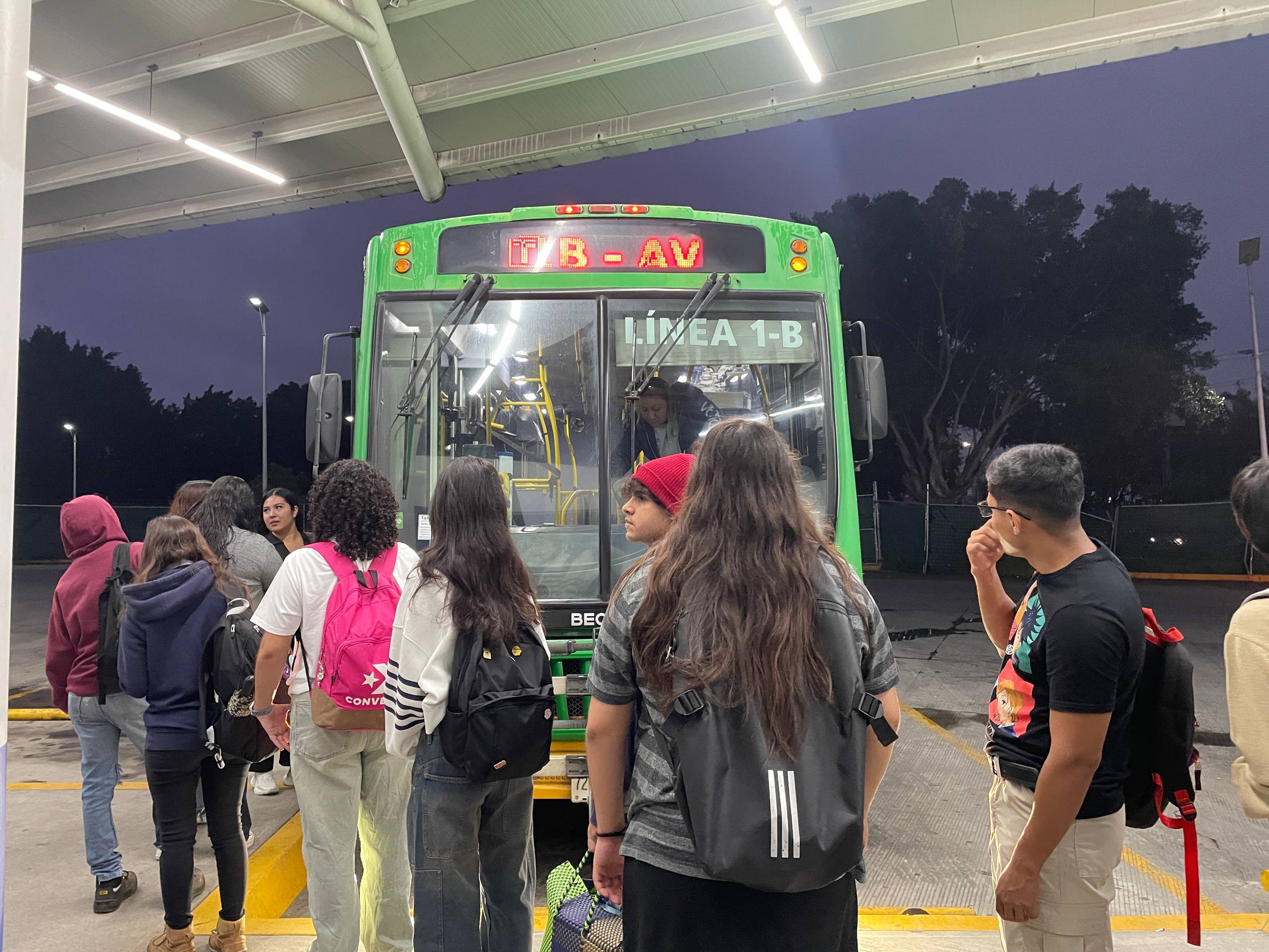 Con el regreso a clases, UdeG y Siteur refuerzan el servicio de transporte al CUCBA Con el regreso a clases, UdeG y Siteur refuerzan el servicio de transporte al CUCBA
