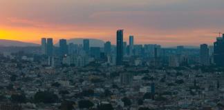 México resiste aranceles de EE. UU., pero la incertidumbre amenaza su economía