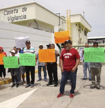 Falta de combustible en la frontera sur de México se agudiza por protestas de jubilados