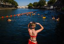 Un baño en el Sena, el golpe de suerte contra el calor en París