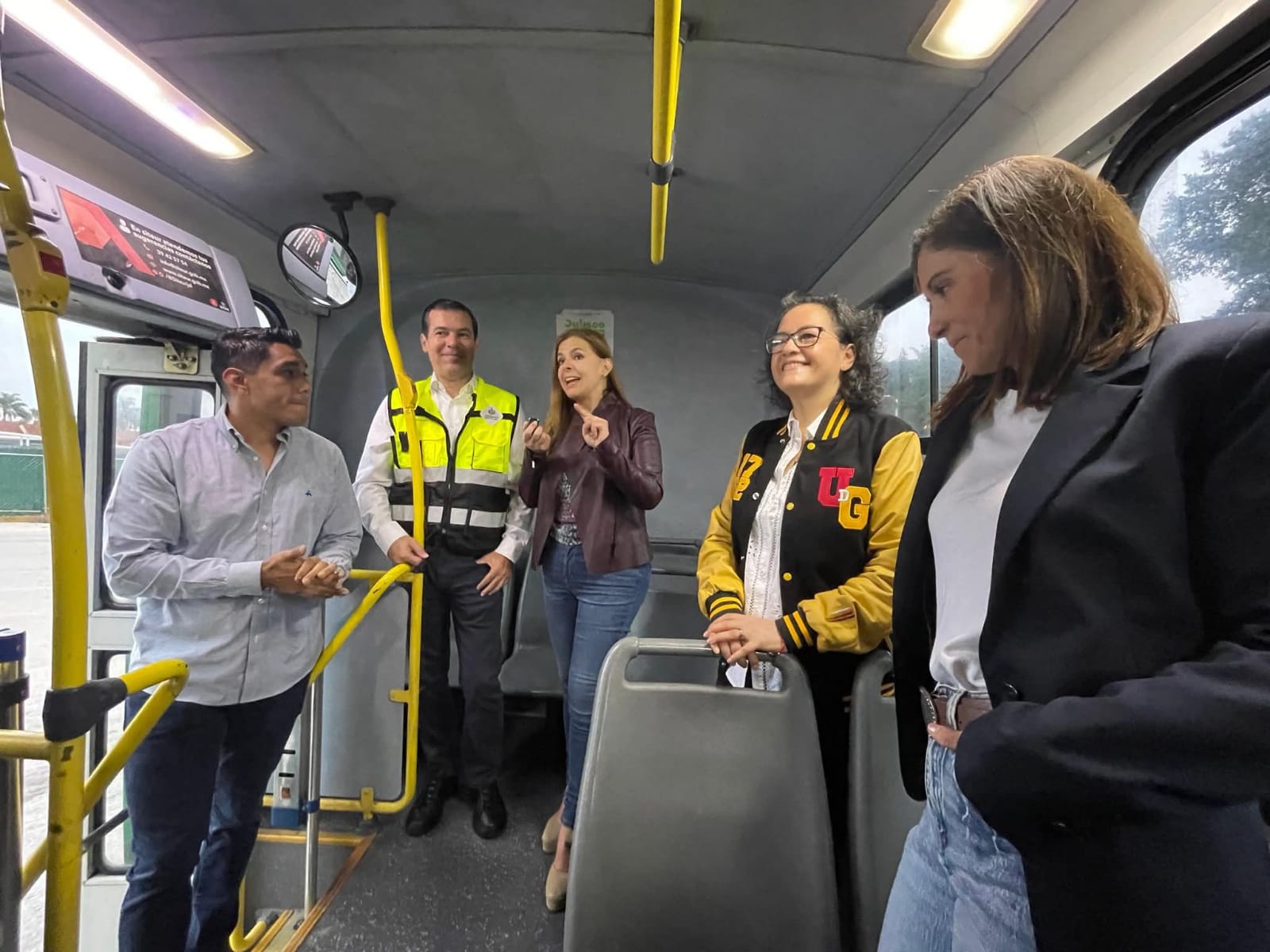 Con el regreso a clases, UdeG y Siteur refuerzan el servicio de transporte al CUCBA Con el regreso a clases, UdeG y Siteur refuerzan el servicio de transporte al CUCBA