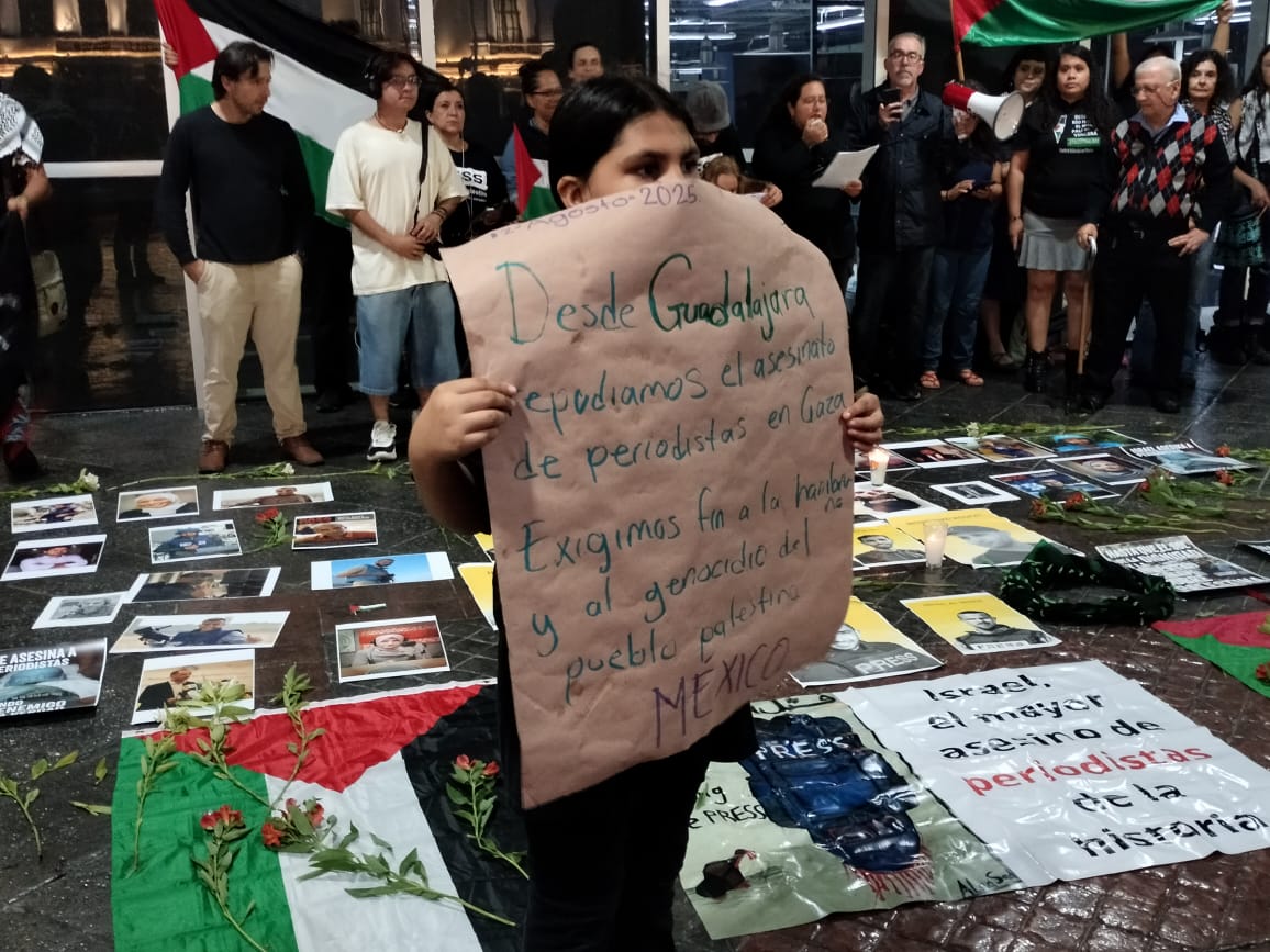 Ante los asesinatos de periodistas de Al Jazeera en Gaza, protestan en Guadalajara por la libertad de prensa Ante los asesinatos de periodistas de Al Jazeera en Gaza, protestan en Guadalajara por la libertad de prensa
