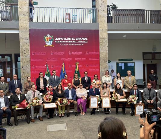 Ocho jóvenes reciben el premio municipal de la juventud 2025 en Zapotlán el Grande