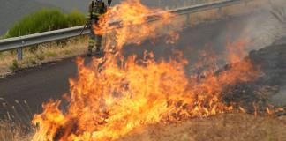 España combate sin tregua más de 20 incendios, en el año de mayor devastación por el fuego