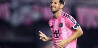 Cristiano Ronaldo es aclamado en Hong Kong, donde Messi fue abucheado el año pasado