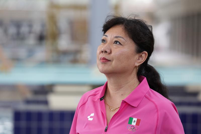 Entrenadora china Ma Jin transforma en oro sueño de clavadista mexicano Osmar Olvera Entrenadora china Ma Jin transforma en oro sueño de clavadista mexicano Osmar Olvera