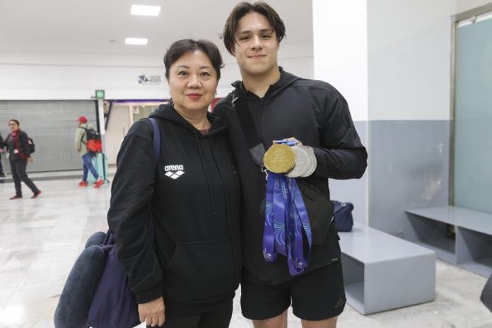 Entrenadora china Ma Jin transforma en oro sueño de clavadista mexicano Osmar Olvera Entrenadora china Ma Jin transforma en oro sueño de clavadista mexicano Osmar Olvera