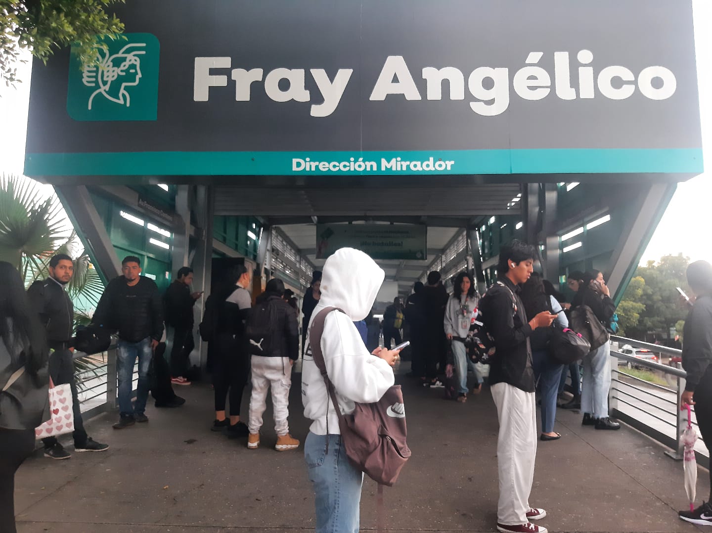 Tormenta matutina en Guadalajara colapsa la Zona Metropolitana Tormenta matutina en Guadalajara colapsa la Zona Metropolitana