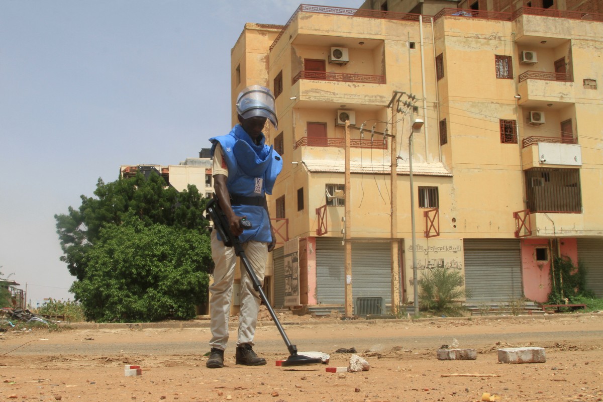 Sudaneses se lanzan a reconstruir su capital devastada por la guerra Sudaneses se lanzan a reconstruir su capital devastada por la guerra