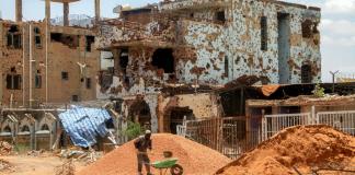 Sudaneses se lanzan a reconstruir su capital devastada por la guerra
