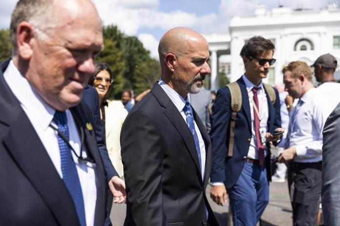 Director de la DEA elogia disposición sin precedentes de México para cooperar con EE.UU. Director de la DEA elogia disposición sin precedentes de México para cooperar con EE.UU.