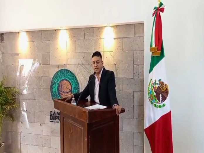 Tecutli Gómez presenta su agenda legislativa para el congreso federal Tecutli Gómez presenta su agenda legislativa para el congreso federal