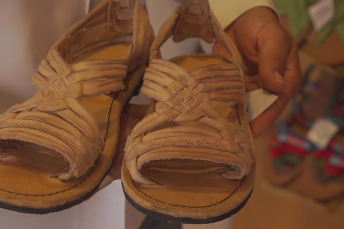 Adidas ofrece disculpa pública por apropiación de huaraches de Oaxaca Adidas ofrece disculpa pública por apropiación de huaraches de Oaxaca