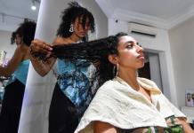 La revolución de los rizos desafía los estereotipos de belleza en Túnez