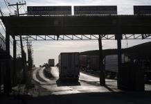 México dice que sus camioneros no se verán afectados por suspensión de visas en EEUU