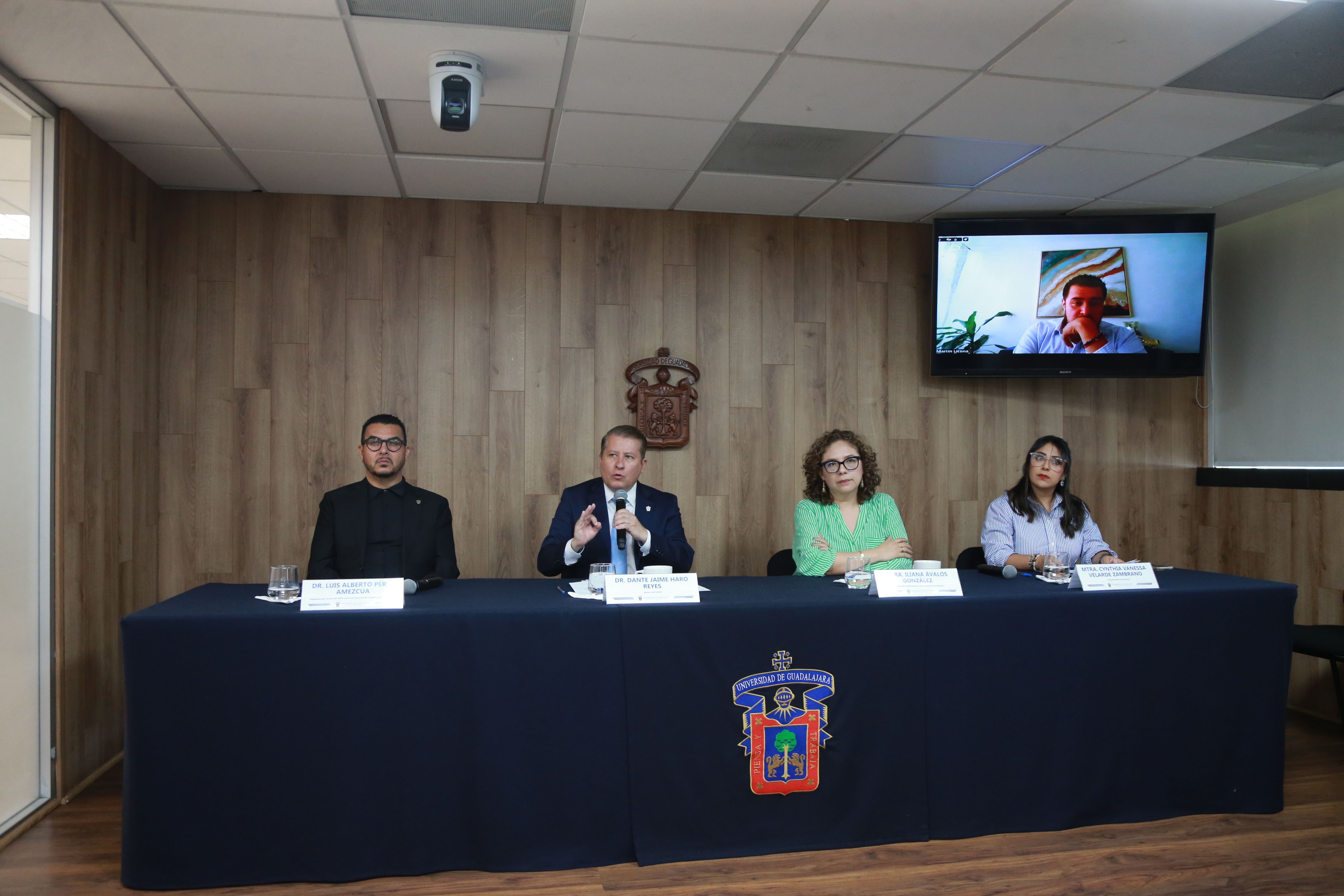 Por “La libertad de las sombras”, Martín Licona es el ganador del Concurso Nacional de Cuento Juan José Arreola Por “La libertad de las sombras”, Martín Licona es el ganador del Concurso Nacional de Cuento Juan José Arreola