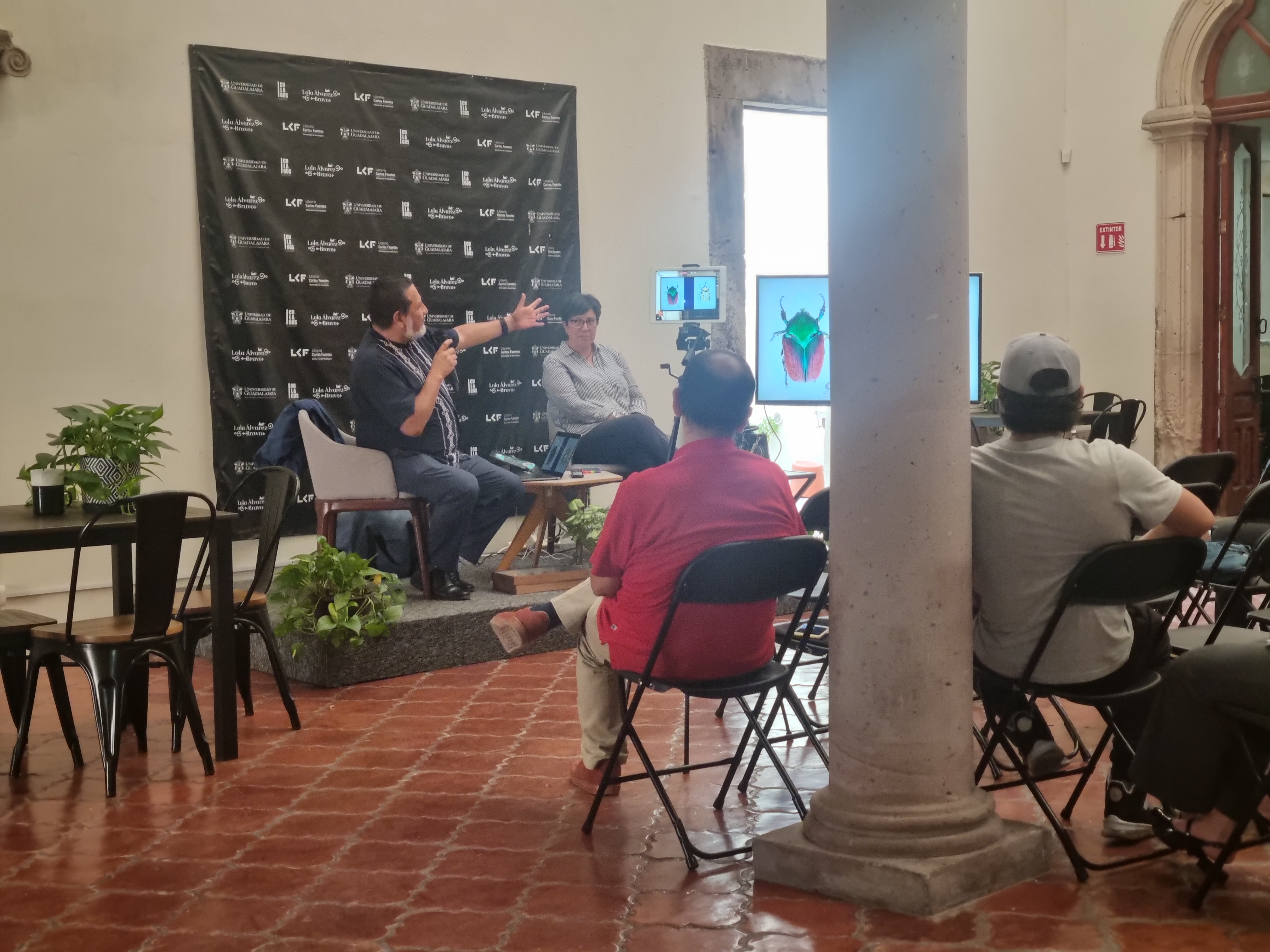La ciencia de los escarabajos llega a la Librería Carlos Fuentes