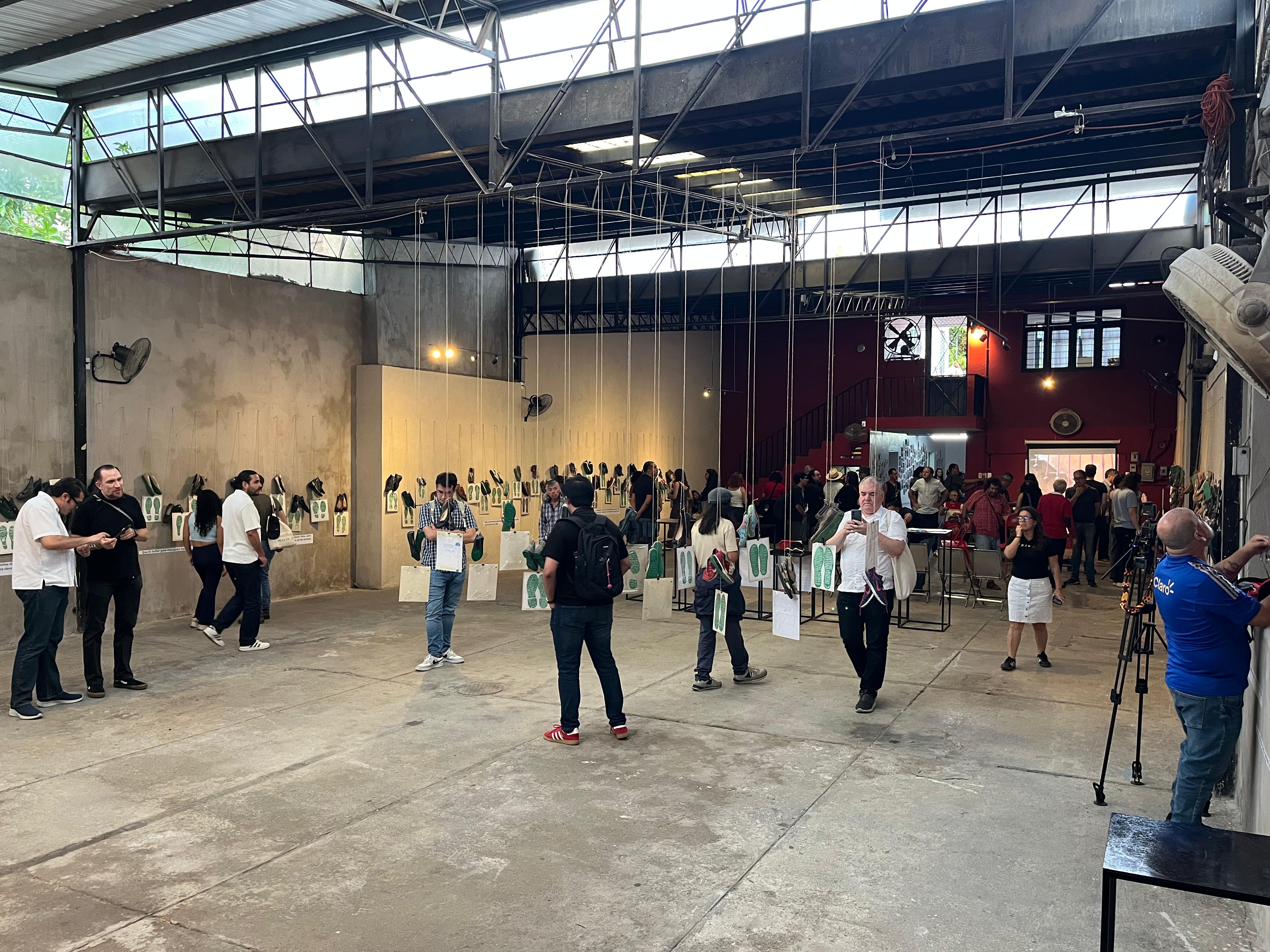Huellas de la Memoria: la exposición de 150 zapatos que cuenta 10 años de búsqueda Huellas de la Memoria: la exposición de 150 zapatos que cuenta 10 años de búsqueda