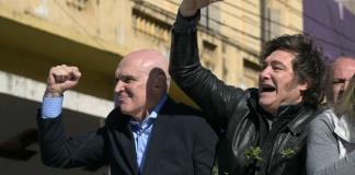 Milei atacado con piedras en acto de campaña en Argentina
