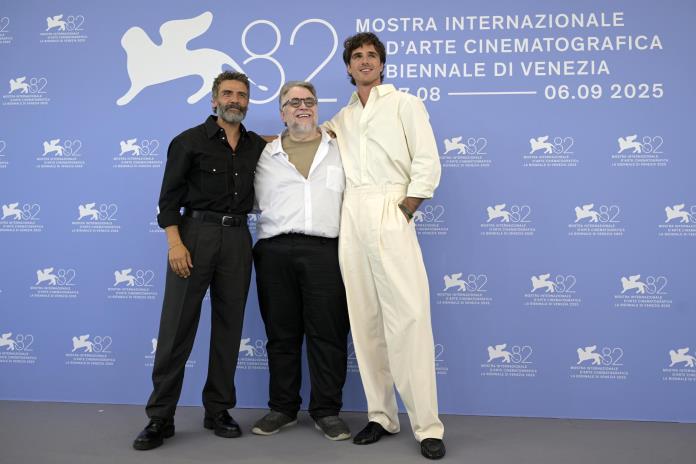 Del Toro en Venecia tras 30 años soñando con Frankenstein: Tengo depresión postparto Del Toro en Venecia tras 30 años soñando con Frankenstein: Tengo depresión postparto
