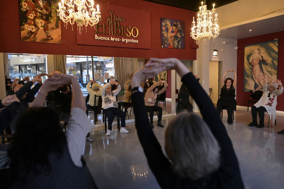 Bailar tango, una terapia innovadora en Argentina contra los síntomas del Parkinson Bailar tango, una terapia innovadora en Argentina contra los síntomas del Parkinson