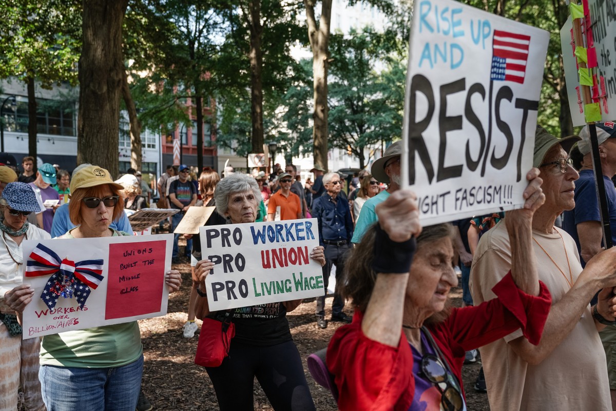 Protestas masivas por el Día del Trabajo acusan a Trump de favorecer a los ricos en EE.UU. Protestas masivas por el Día del Trabajo acusan a Trump de favorecer a los ricos en EE.UU.