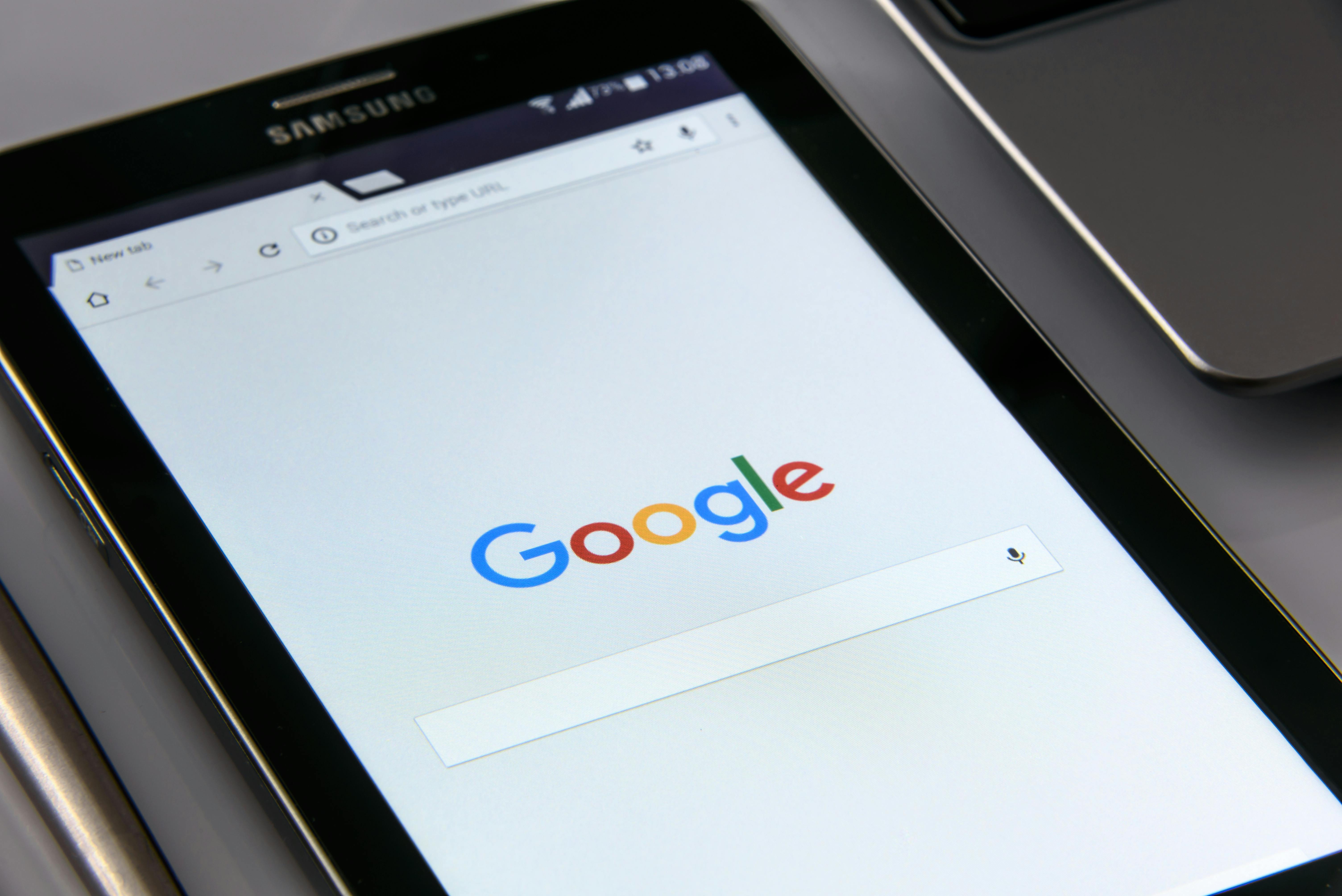 Juez de EEUU rechaza dividir Google en caso antimonopolio Juez de EEUU rechaza dividir Google en caso antimonopolio
