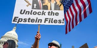 Demócratas publican supuesta carta de Trump a delincuente sexual Jeffrey Epstein