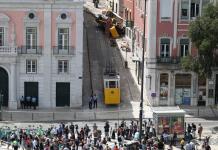 Los funiculares de Lisboa, un medio de transporte centenario convertido en atracción turística