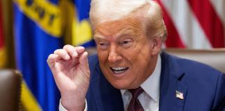 Trump busca endurecer el examen para adquirir la ciudadanía estadounidense