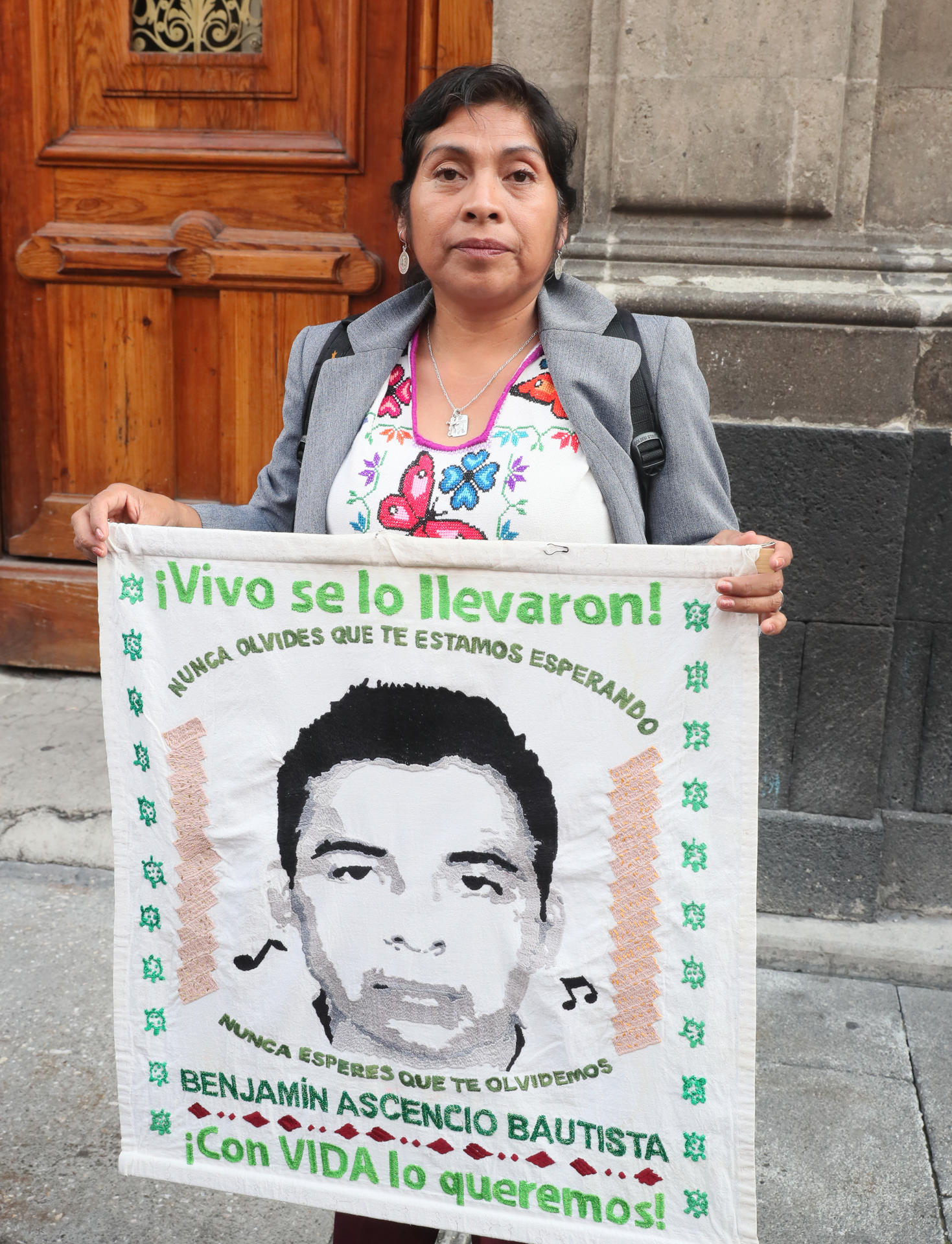Familiares de Ayotzinapa acusan falta de “avances sustanciales” tras reunión con Sheinbaum