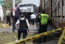 Suben a diez los muertos por el impacto de un tren con autobús en el Estado de México
