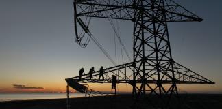 Estatal eléctrica mexicana alista primer bono de CFE Fibra E para fortalecer red eléctrica