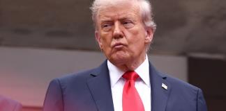 Trump lanza advertencia a compañías extranjeras tras detención de trabajadores surcoreanos