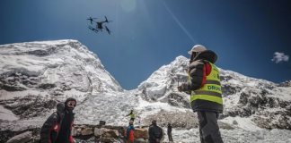 Drones van al ataque de la basura en el Everest