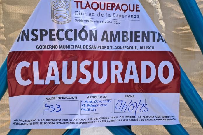 Clausuran tequilera en Tlaquepaque por verter desechos al drenaje y causar socavón
