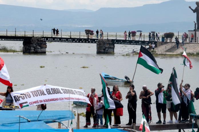 La flotilla con ayuda para Gaza dice que fue impactada por un dron cerca de Túnez