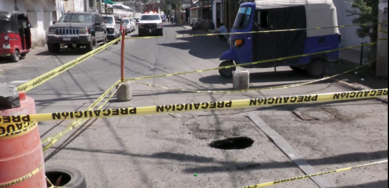 Clausuran tequilera en Tlaquepaque por verter desechos al drenaje y causar socavón Clausuran tequilera en Tlaquepaque por verter desechos al drenaje y causar socavón