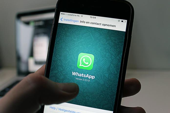 Ex alto ejecutivo de WhatsApp demanda a la empresa por fallas de seguridad