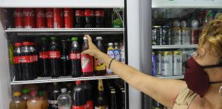 Industria mexicana de bebidas critica la subida de impuestos a los refrescos