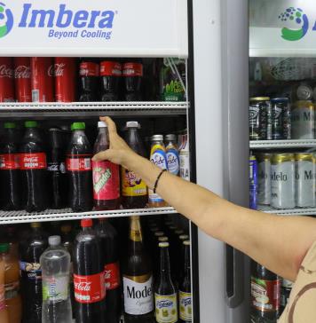 Industria mexicana de bebidas critica la subida de impuestos a los refrescos