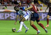 Piojo Herrera descarta dimitir como técnico de Costa Rica por pobre inicio de premundial