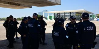 Juicio a Bolsonaro se reanuda con críticas de magistrado al proceso