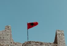 Albania nombra a una ministra generada por IA, la primera del mundo