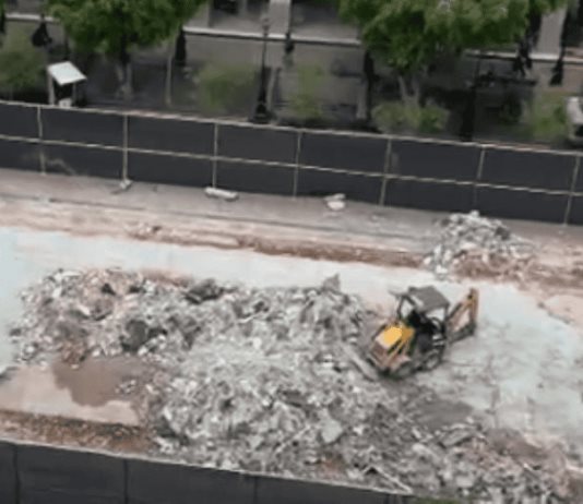 La huella del Mundial ya alcanza al Centro Histórico: derriban la fuente icónica frente al Cabañas
