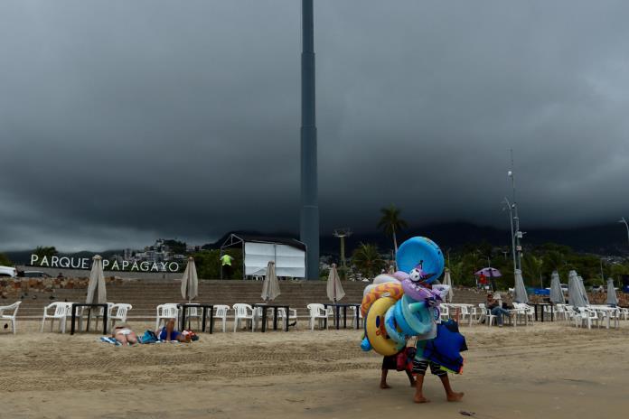 Depresión tropical Trece-E se intensifica a tormenta Mario en el Pacífico mexicano Depresión tropical Trece-E se intensifica a tormenta Mario en el Pacífico mexicano