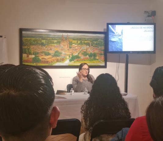 Imparten la conferencia "Historia del Teatro en Jalisco" por Adriana Aldana